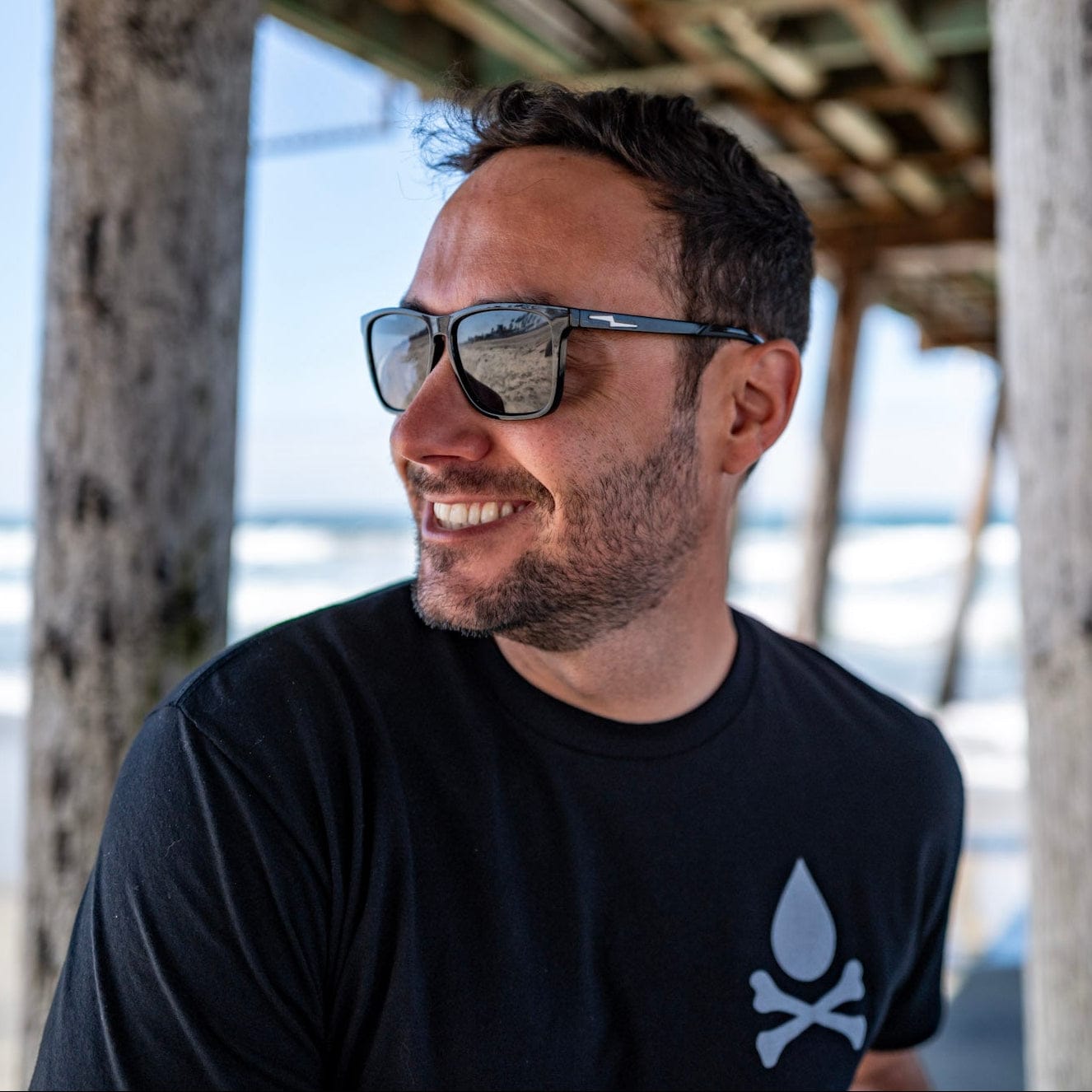 Bolts Polarized Shades Black